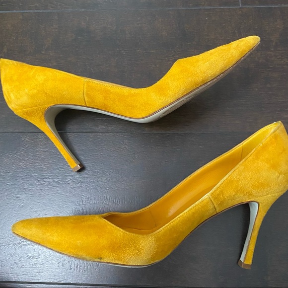 Manolo Blahnik BB Yellow Suede Pumps size 39 - Picture 15 of 15